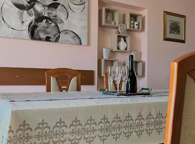 Lola Lejlighed Ražanac