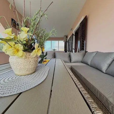 Lola Apartment Razanac