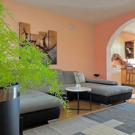 Apartment Lola *