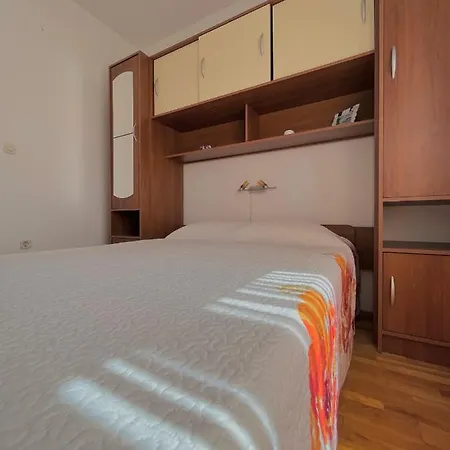 Apartment Lola
