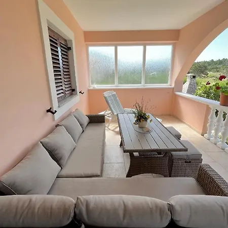 Lola Apartment