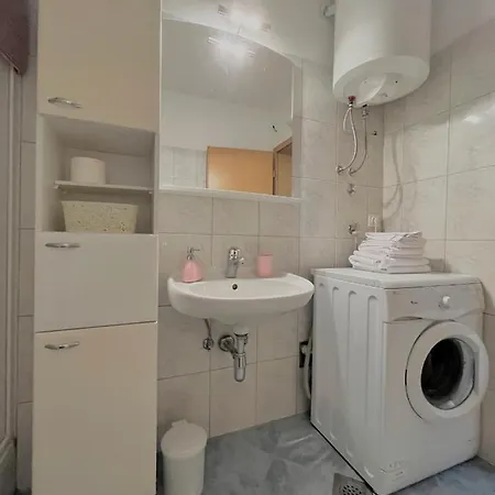 Lola Apartment